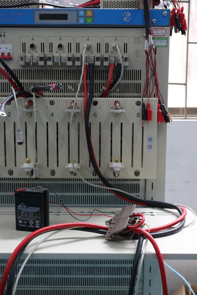 Équipement d'essai de batterie au lithium de décharge de surcharge 20V 30A 0